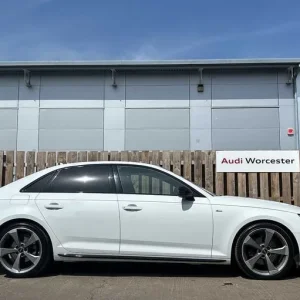 2019 Audi A4 35 TFSI Black Edition 4dr Saloon Petrol Manual - Image 4