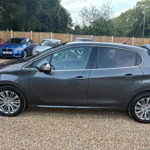 2015 Peugeot 208 1.6 BlueHDi Allure Euro 6 5dr HATCHBACK Diesel Manual - Image 3