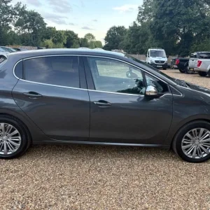 2015 Peugeot 208 1.6 BlueHDi Allure Euro 6 5dr HATCHBACK Diesel Manual - Image 7