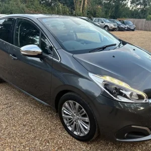 2015 Peugeot 208 1.6 BlueHDi Allure Euro 6 5dr HATCHBACK Diesel Manual - Image 8