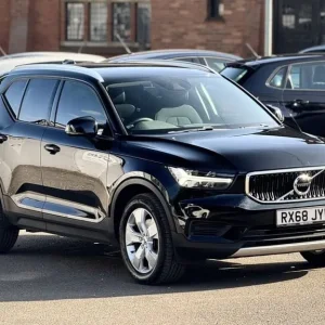 2018 Volvo XC40 2.0 D3 Momentum SUV 5dr Diesel Auto AWD Euro 6 (s/s) (150 ps) ESTATE Diesel Autom... - Image 3