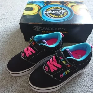 Heelys Size 13 Girls Heelies with Box Excellent worn twice Black Pink Trainers Shoes Wheels Skates - Image 4