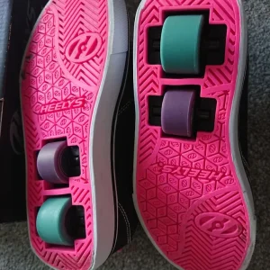 Heelys Size 13 Girls Heelies with Box Excellent worn twice Black Pink Trainers Shoes Wheels Skates - Image 5