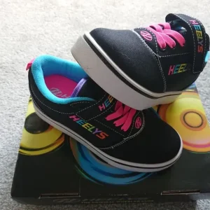 Heelys Size 13 Girls Heelies with Box Excellent worn twice Black Pink Trainers Shoes Wheels Skates - Image 7