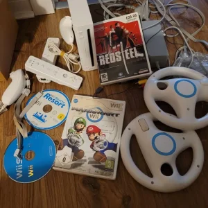 Nintendo Wii Console - Mario Kart - wheels