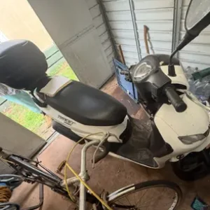 Peugeot, TWEET, 2018, 49 (cc) - Image 2