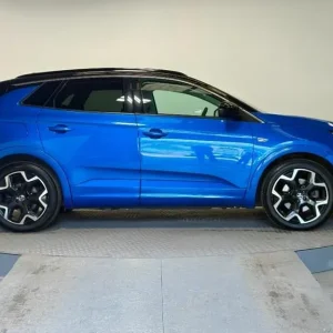 2022 Vauxhall Grandland 1.6 13.2kWh Elite SUV 5dr Petrol Plug-in Hybrid Auto Euro 6 (s/s) (225 ps... - Image 2