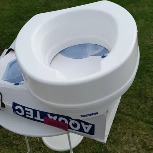 Aquatec raised toilet seat