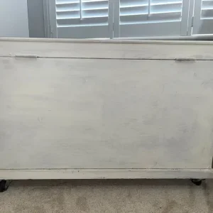 Charming White Wooden Chest - Good Condition! - Image 5