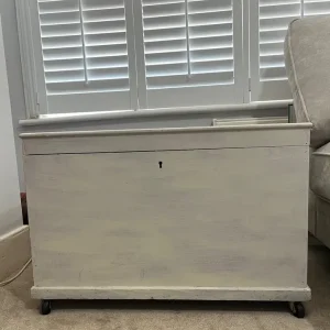 Charming White Wooden Chest - Good Condition!