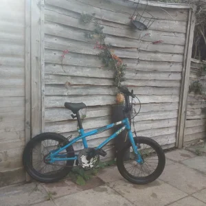 Apollo kids bike 16"wheels - Image 4