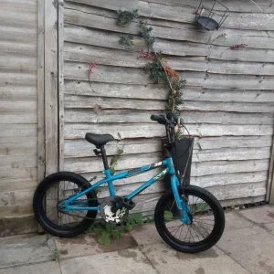 Apollo kids bike 16"wheels