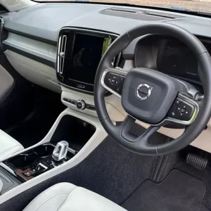 2020 Volvo XC40 2.0 T4 Inscription 5dr AWD Geartronic Petrol Estate Estate Petrol Automatic - Image 5