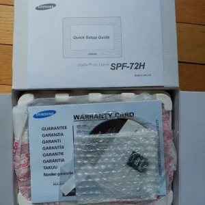 Samsung SPF-72H is a 7-inch digital picture frame - Image 2