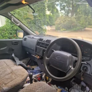 2006 Toyota HiAce 280 GS Van TRD 88Bhp PANEL VAN Diesel Manual - Image 8