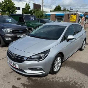 2019 Vauxhall Astra TECH LINE NAV CDTI ECOTEC S/S Hatchback Diesel Manual - Image 3