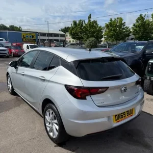 2019 Vauxhall Astra TECH LINE NAV CDTI ECOTEC S/S Hatchback Diesel Manual - Image 4