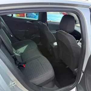 2019 Vauxhall Astra TECH LINE NAV CDTI ECOTEC S/S Hatchback Diesel Manual - Image 8