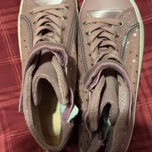 ✨ Girls’ High-Top Sneakers – Size [39/6] ✨
