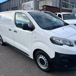 2020 70 Peugeot Expert 2.0 BlueHDi 1400 Professional Standard MWB EURO 6 - Image 2