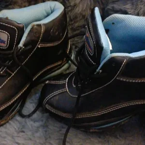 Ladies safety shoes size 5 s62 7el - Image 3