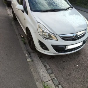 Vauxhall Corsa Limited Edition SXI (5 door Rare) - Image 2