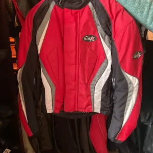 RST Motorcycle Jackets and Suits – Mens and Womens Clothing in Textile and Leather - Image 4