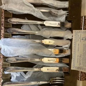 Yeoman plate knife and fork set - Image 3
