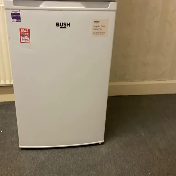 📲white bush fully working under counter freezer