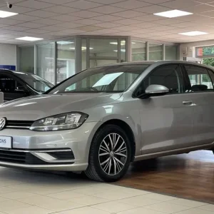 2018 Volkswagen Golf 2.0 TDI BlueMotion Tech SE Nav Hatchback 5dr Diesel Manual Euro 6 (s/s) (15 ... - Image 4