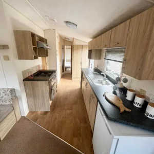 Cheap 3 Bedroom Caravan for sale on 4 star park in Suffolk - Image 5