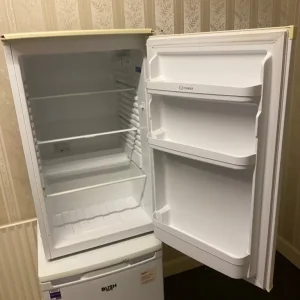 📲WHITE INDESIT FULLY CLEANED AND TESTED REFRIGERATOR - Image 2