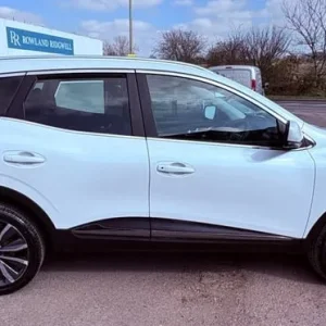 2019 Renault Kadjar S EDITION TCE MANUAL EURO 6 Hatchback Petrol Manual - Image 3