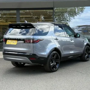 2025 Land Rover Discovery 3.0 D350 Dynamic SE 5dr Auto Estate Diesel - Image 7