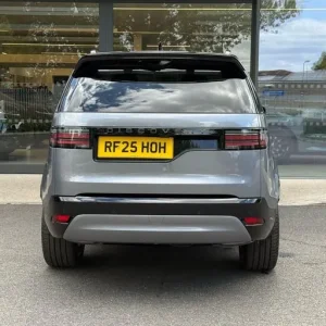 2025 Land Rover Discovery 3.0 D350 Dynamic SE 5dr Auto Estate Diesel - Image 8