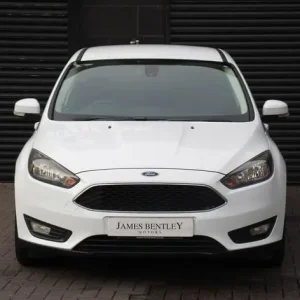 FORD FOCUS 1.6 TDCi Zetec Euro 5 (s/s) 5dr 2015 - Image 2