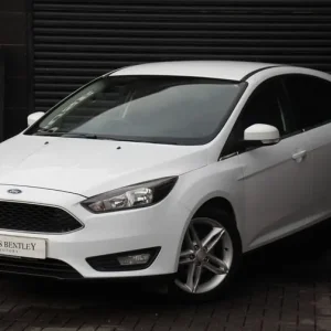 FORD FOCUS 1.6 TDCi Zetec Euro 5 (s/s) 5dr 2015 - Image 3
