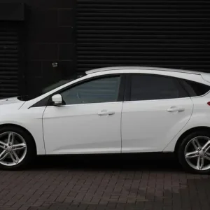 FORD FOCUS 1.6 TDCi Zetec Euro 5 (s/s) 5dr 2015 - Image 4