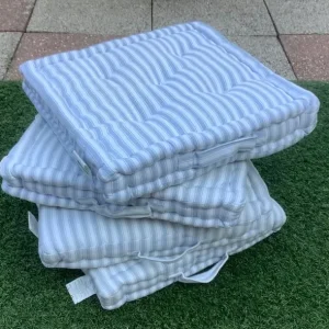 4 x floor cushions