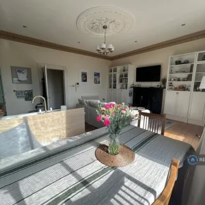 2 bedroom flat in Market Place, Barnard Castle, DL12 (2 bed) (#2556144) - Image 5