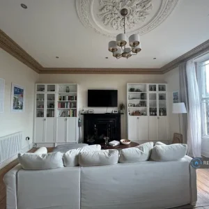 2 bedroom flat in Market Place, Barnard Castle, DL12 (2 bed) (#2556144) - Image 6