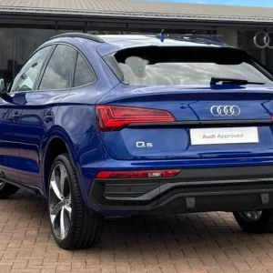 2021 Audi Q5 Edition 1 40 TDI quattro 204 PS S tronic SUV Automatic - Image 2