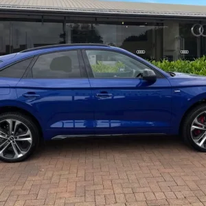 2021 Audi Q5 Edition 1 40 TDI quattro 204 PS S tronic SUV Automatic - Image 3