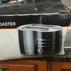 2 slots toaster for every size, for perfect results at every size and shape of bread - Image 2