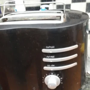 2 slots toaster for every size, for perfect results at every size and shape of bread