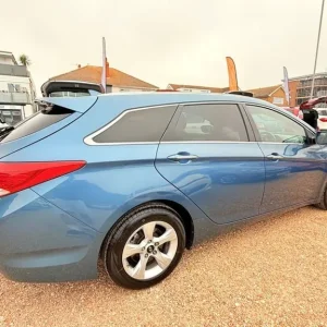 2015 Hyundai i40 1.7 CRDi Blue Drive Style Estate 5dr Diesel Manual Euro 5 (s/s) (136 ps) Estate ... - Image 7