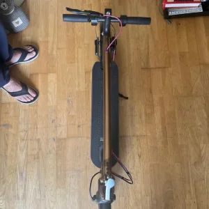 Black scooter - Image 2