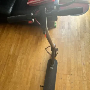 Black scooter - Image 3