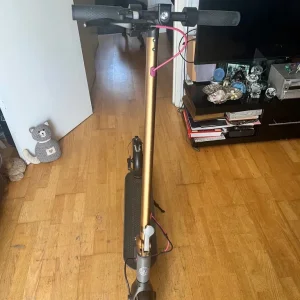 Black scooter - Image 5