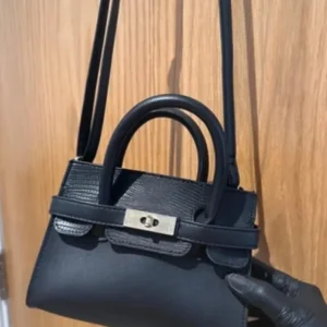 Selling two handbags - Image 2